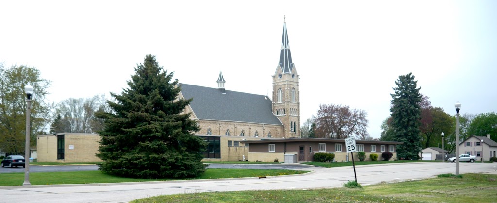 Holy Trinity Catholic Church | 521 Congress Dr, West Bend, WI 53090, USA | Phone: (262) 675-6256