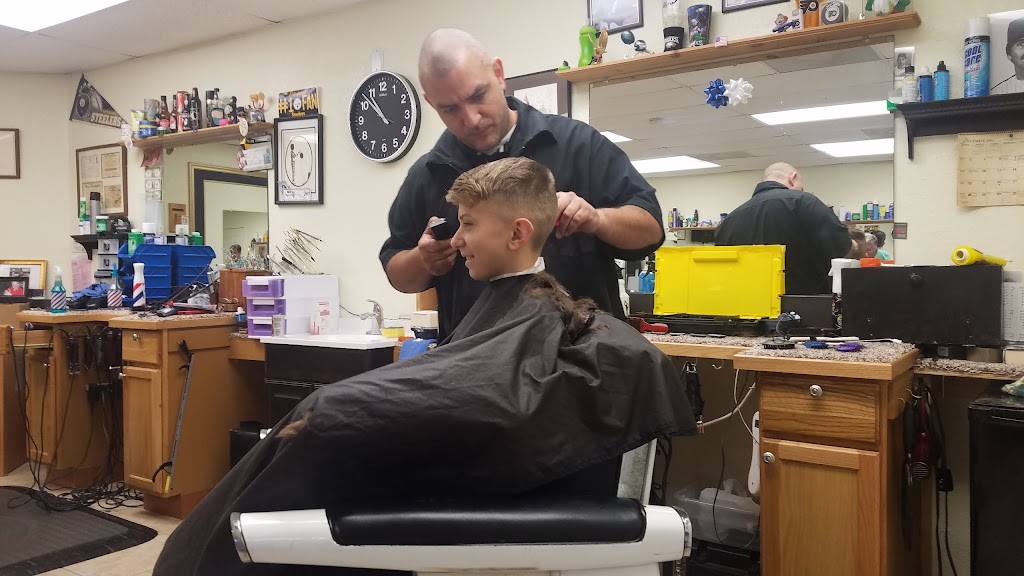 Robert Your Barber At the County Line Barbershop | 12406 County Line Rd, Spring Hill, FL 34667, USA | Phone: (727) 288-4508