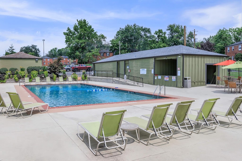 The District Apartments | 633 N McKnight Rd, St. Louis, MO 63132, USA | Phone: (833) 983-2096