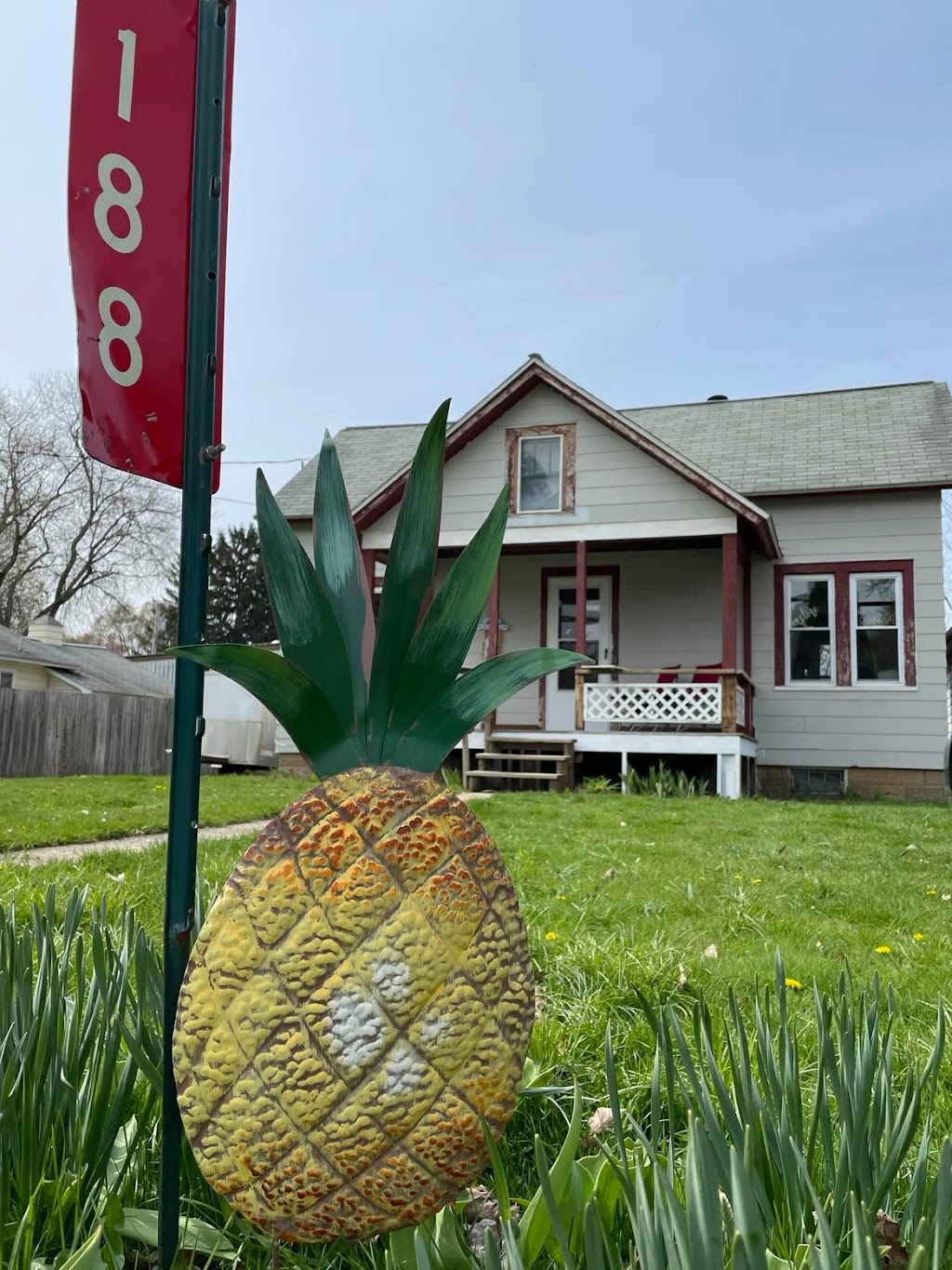 The Pineapple Place | 188 Maple Ave, Cassadaga, NY 14718, USA | Phone: (716) 969-5093