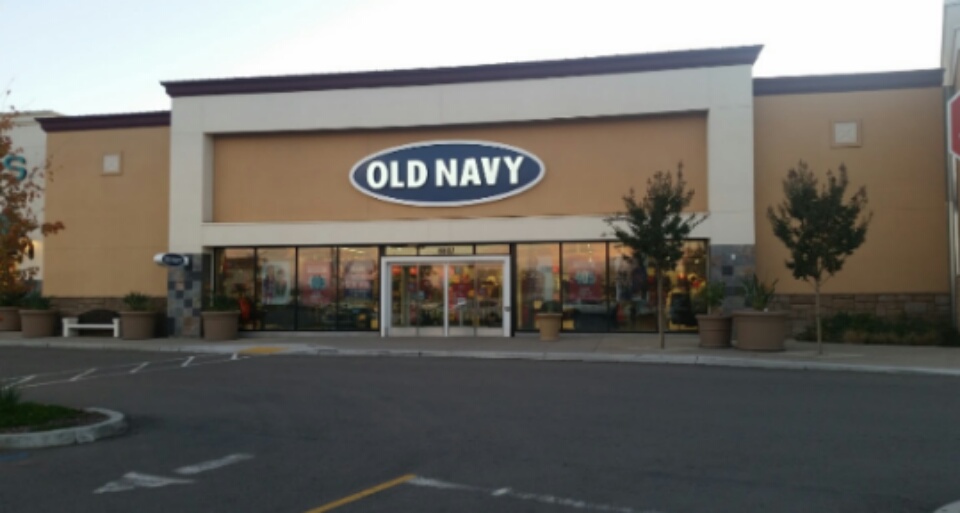 Old Navy | 6607 N Riverside Dr, Fresno, CA 93722, USA | Phone: (559) 890-8160