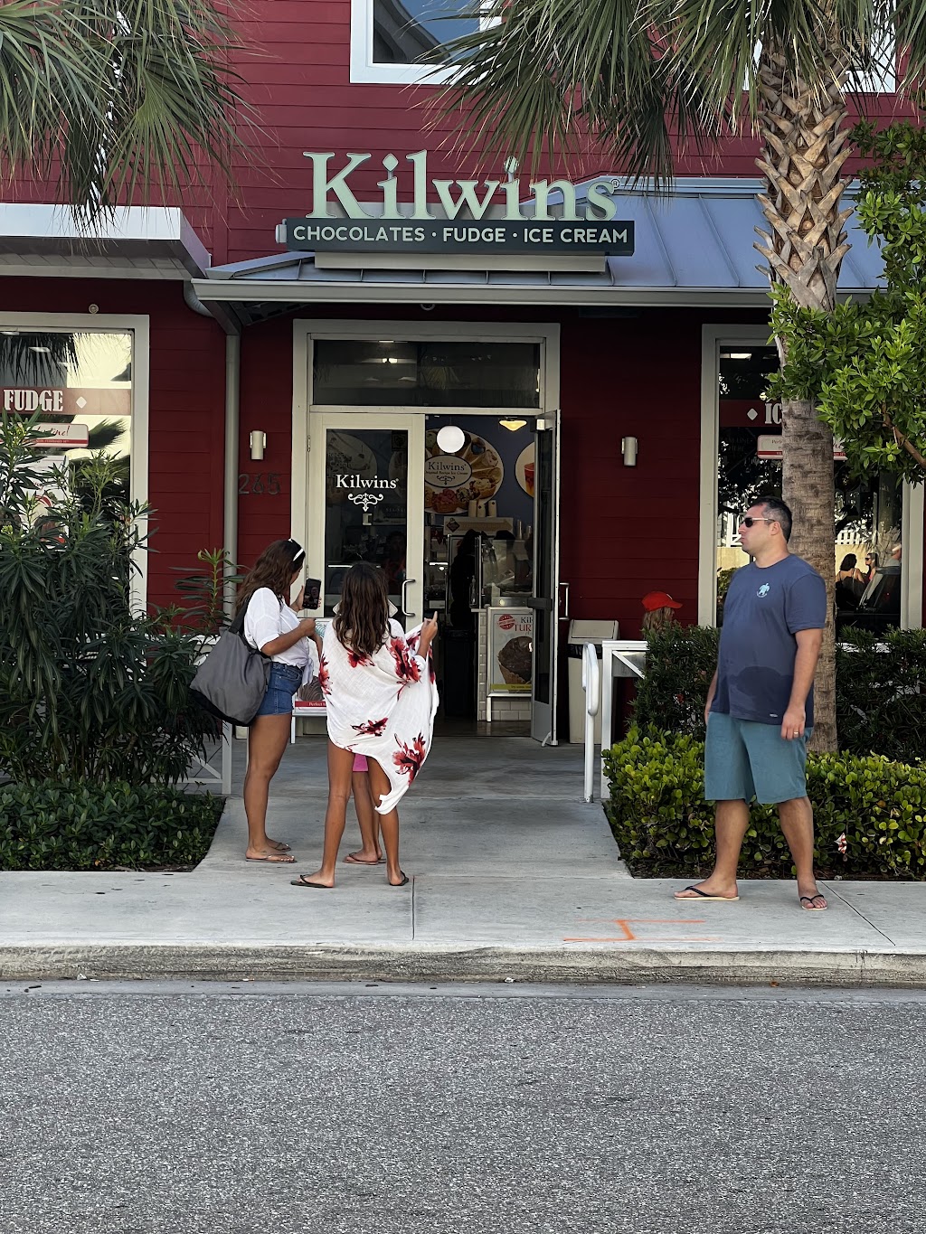 Kilwins Pompano Beach | 265 N Pompano Beach Blvd, Pompano Beach, FL 33062, USA | Phone: (954) 876-1863