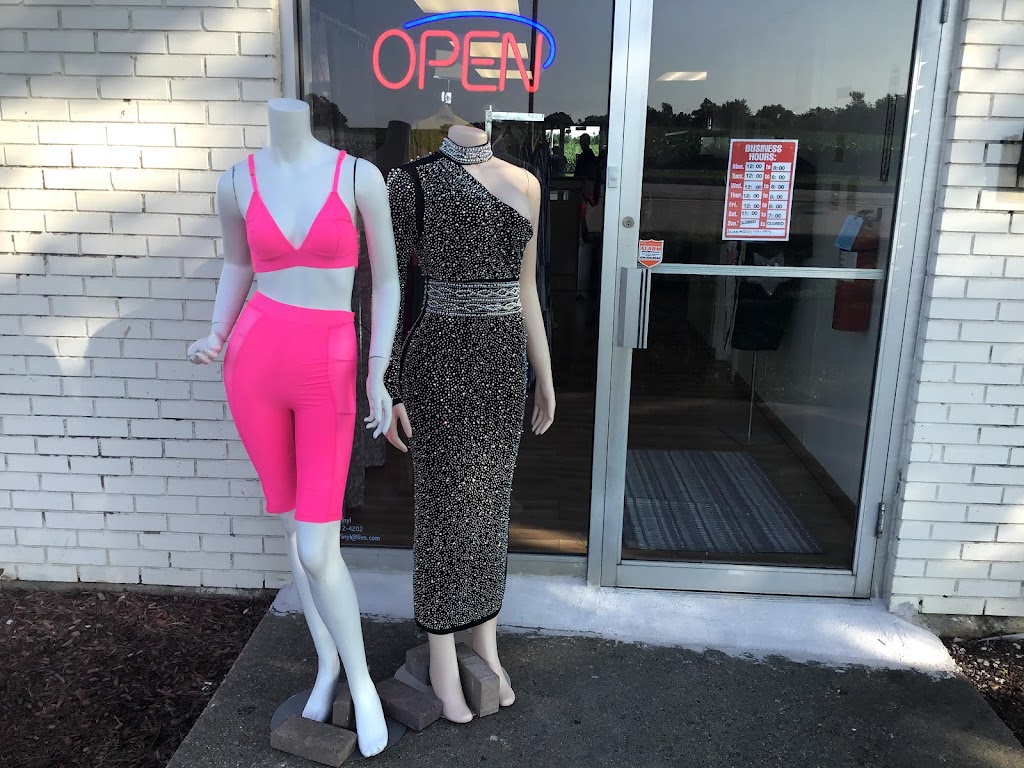 Paisleys Luxe Boutique | 2430 E Sauk Trail, Sauk Village, IL 60411, USA | Phone: (708) 733-0800