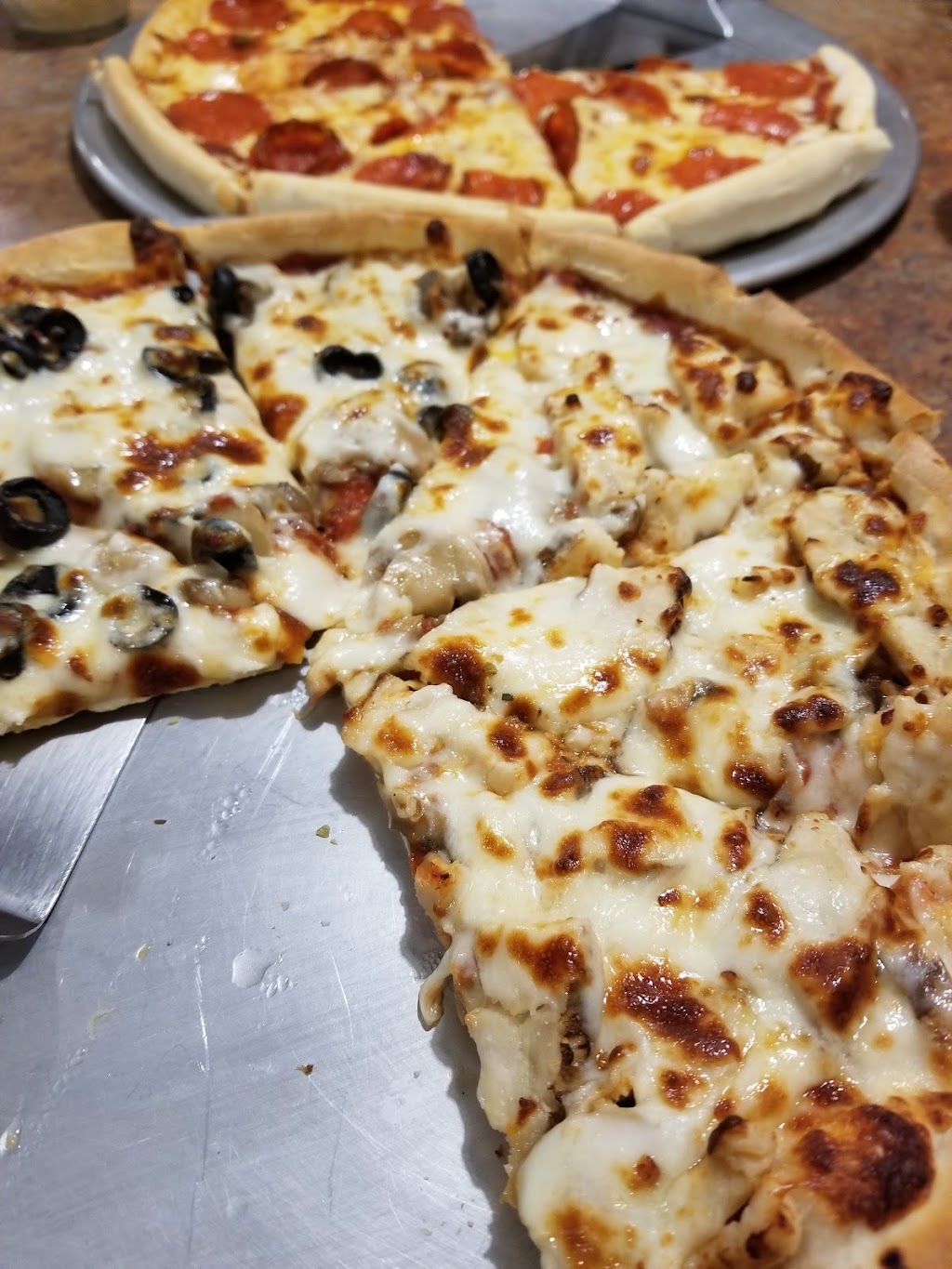 Gambinos Pizza | 110 N 5th St, Conway Springs, KS 67031, USA | Phone: (620) 456-2444