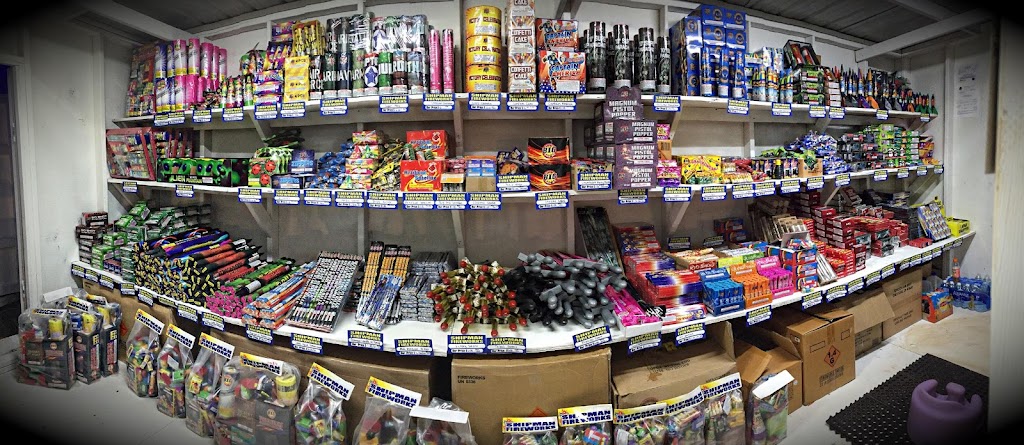 Shipman Fireworks Mcloud | 105041 OK-102, McLoud, OK 74851, USA | Phone: (405) 414-8804