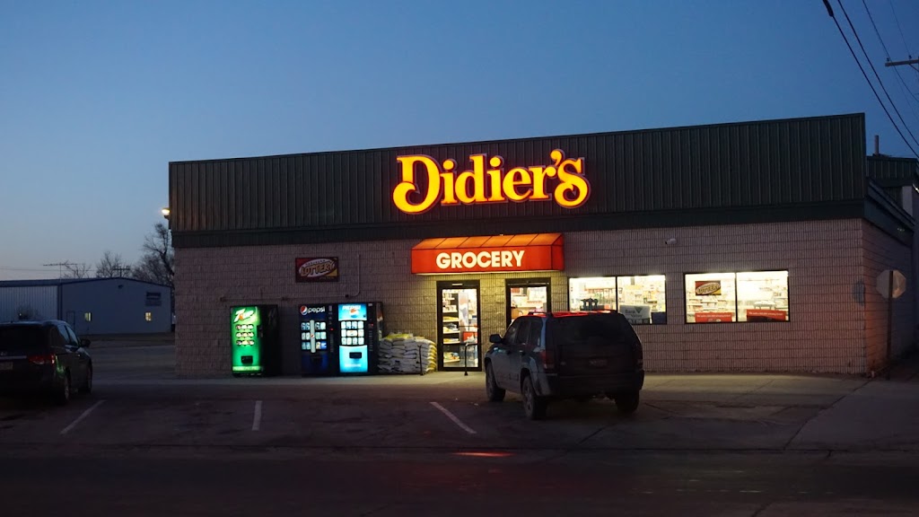 Didiers Grocery Inc | 340 D St, David City, NE 68632, USA | Phone: (402) 367-3290