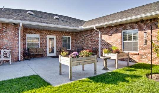 Parkway Gardens Senior Living | 379 Fountains Pkwy, Fairview Heights, IL 62208, USA | Phone: (618) 589-8773