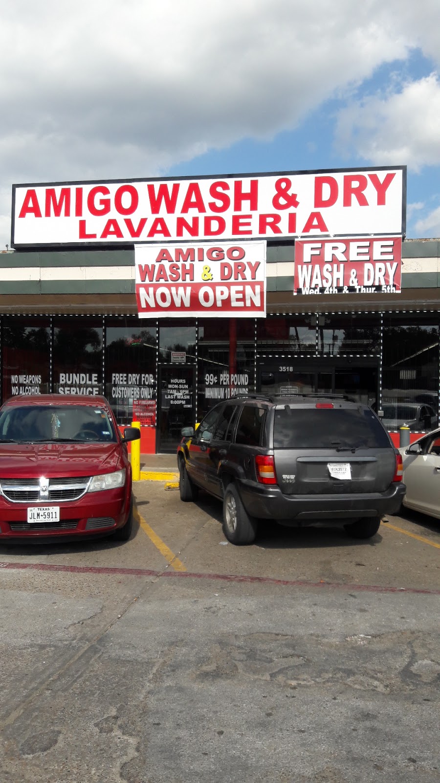 Amigo Wash And Dry Lavanderia | 3518 Sunnyvale St, Dallas, TX 75216, USA | Phone: (972) 896-8927