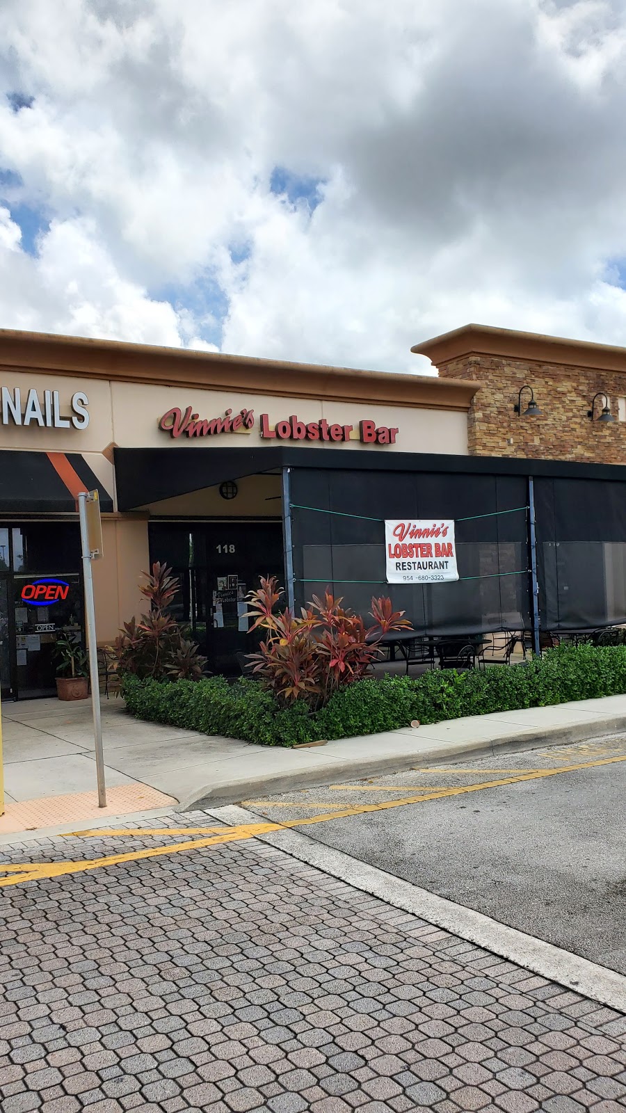 Vinnies Lobster Bar | 5810 S University Dr, Davie, FL 33328, USA | Phone: (954) 680-3323