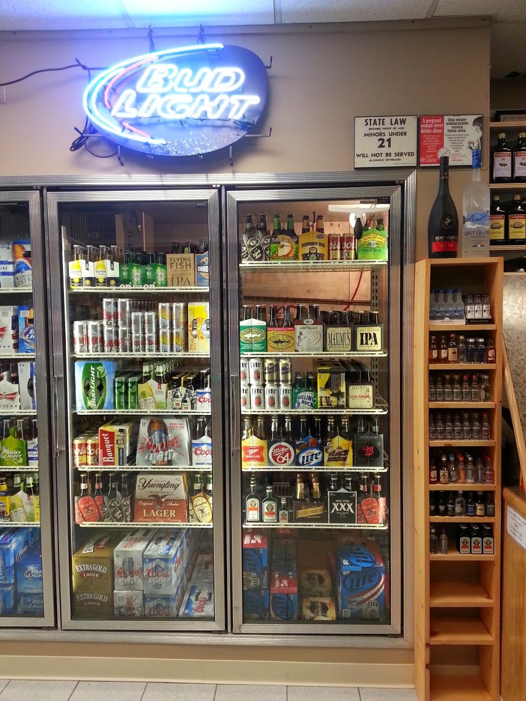 M&M Liquors and Bar | 574 Macopin Rd, West Milford, NJ 07480, USA | Phone: (973) 545-2212
