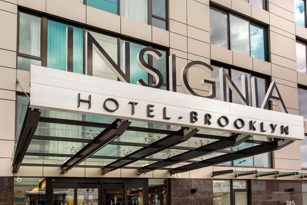 Insignia Hotel, Ascend Hotel Collection | 741 61st St, Brooklyn, NY 11220, USA | Phone: (718) 567-5858