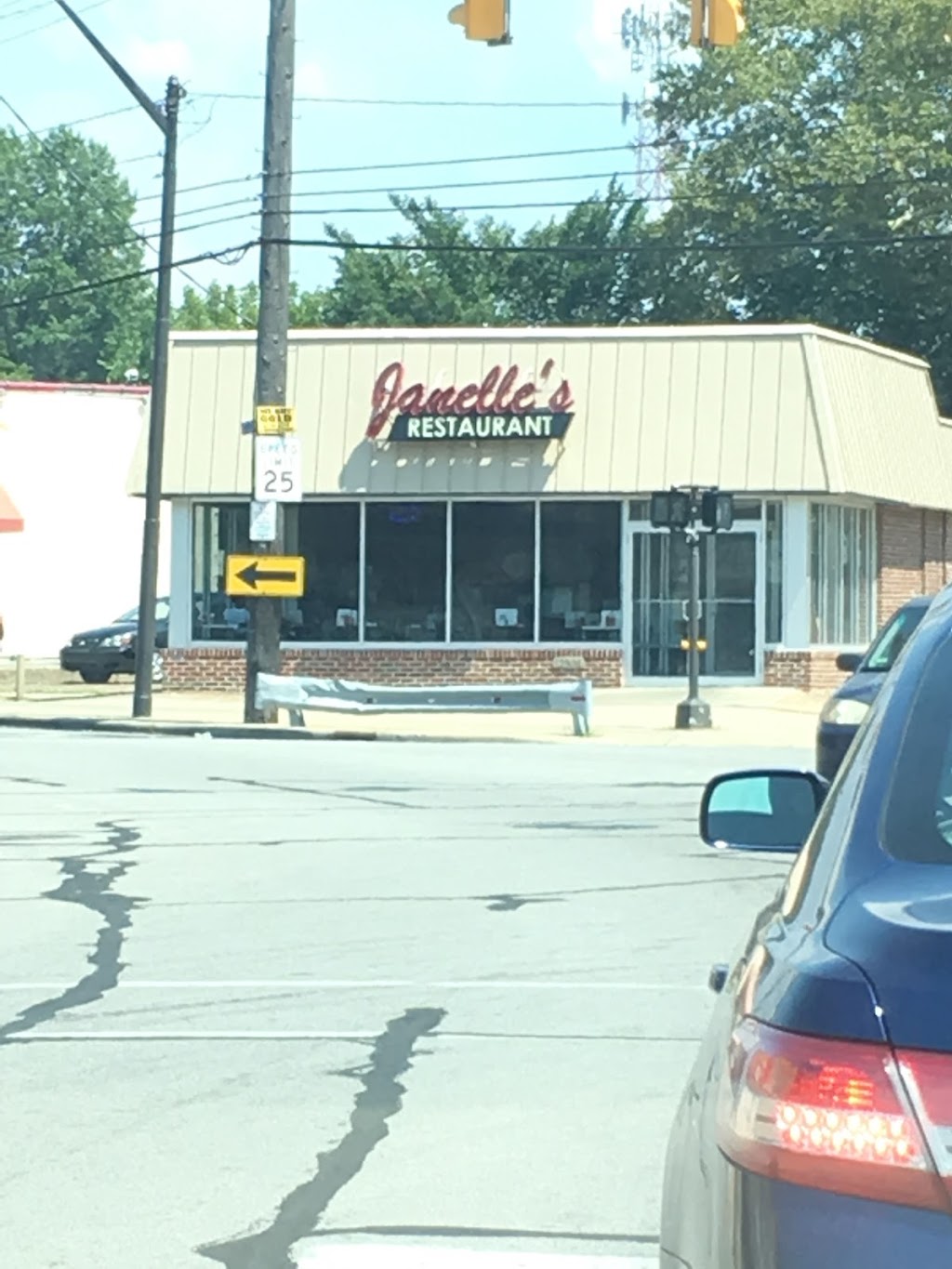 Janelles Restaurant | 12508 St Clair Ave., Cleveland, OH 44108, USA | Phone: (216) 249-5959