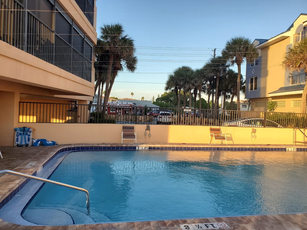 Villa Madeira | 13720 Gulf Blvd, Madeira Beach, FL 33708 | Phone: (800) 293-3979