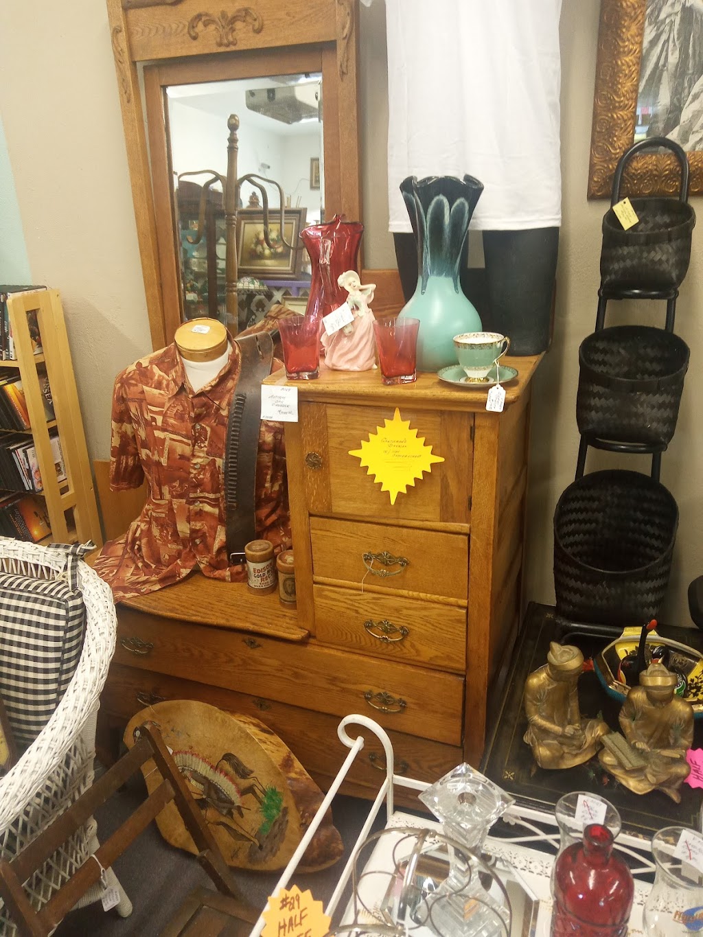 Pack Rat Antique Mall | 312 3rd St, Lafayette, OR 97127, USA | Phone: (503) 864-3613