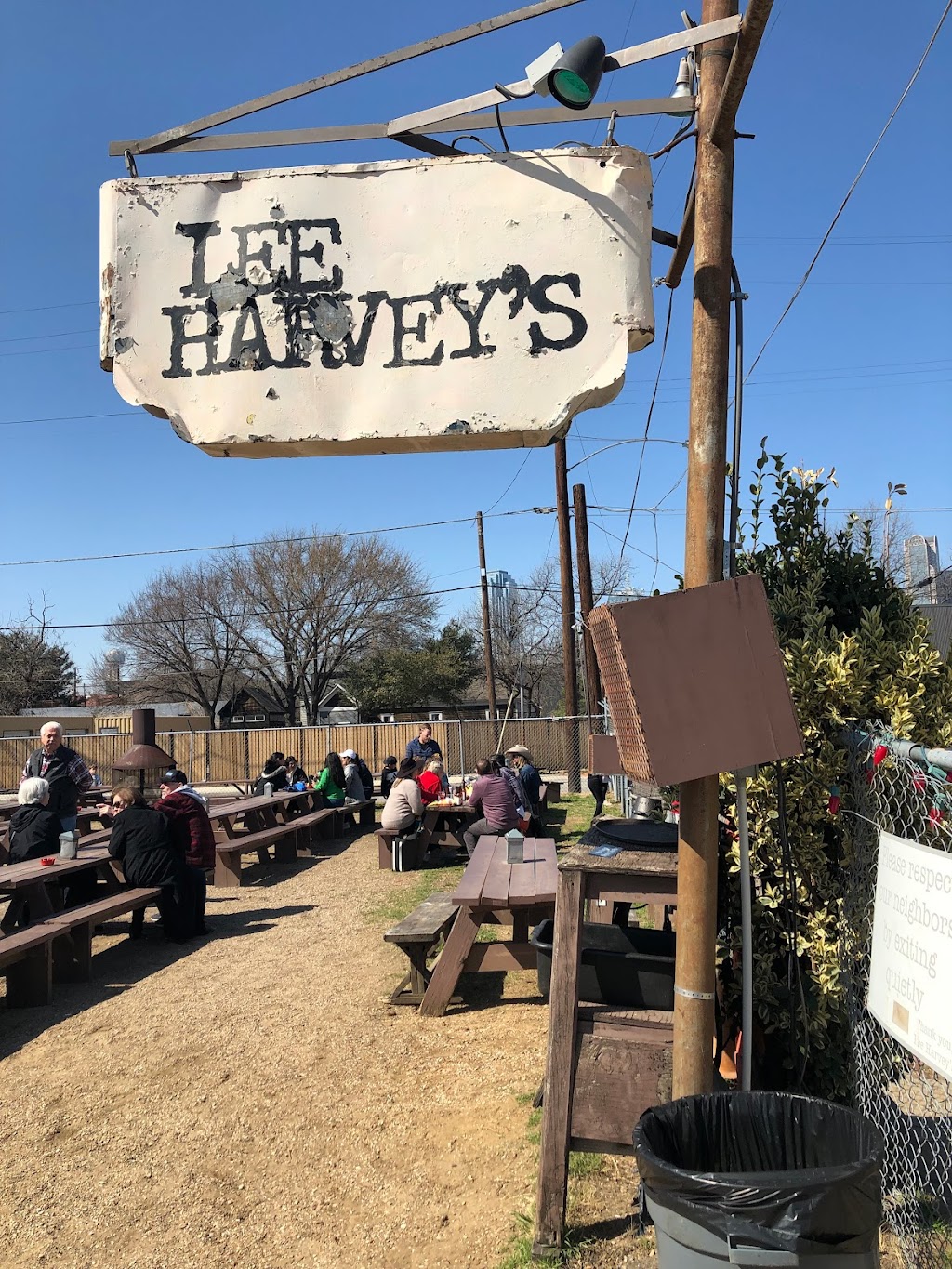 Lee Harveys | 1807 Gould St, Dallas, TX 75215, USA | Phone: (214) 428-1555