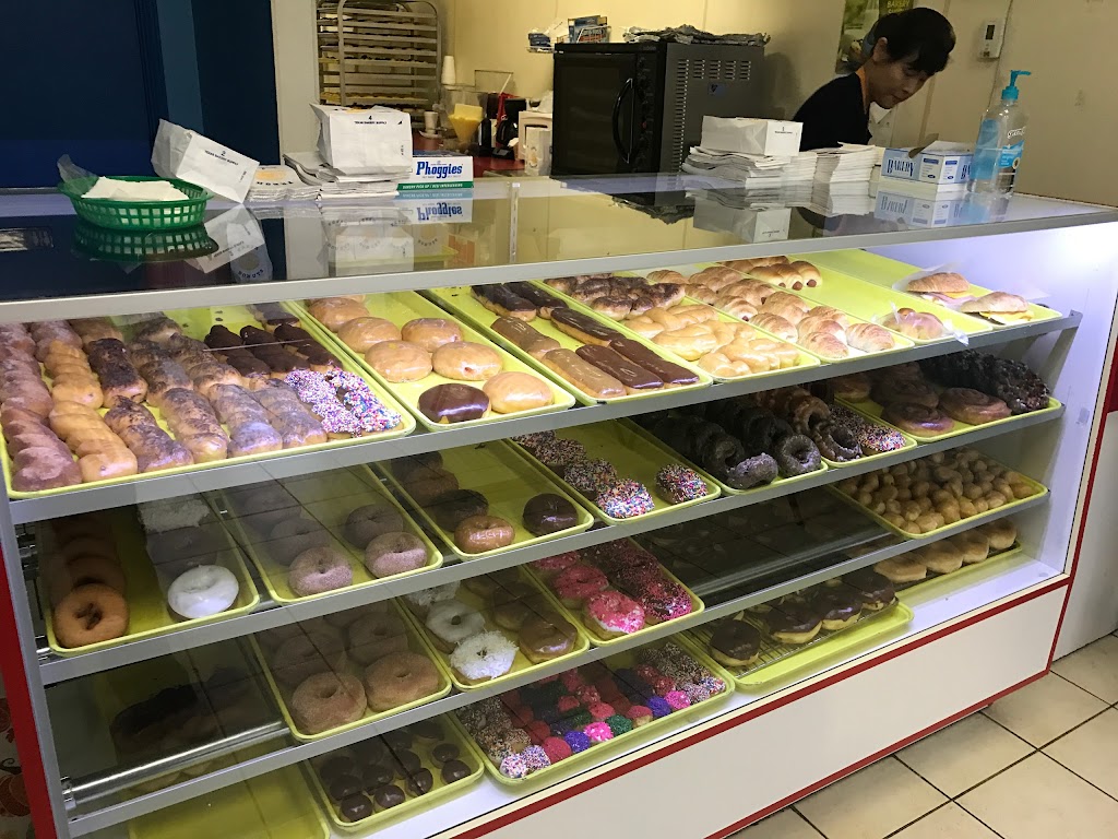 Hot & Creamy Donuts | 301 Trophy Lake Dr #108, Roanoke, TX 76262, USA | Phone: (817) 567-3032