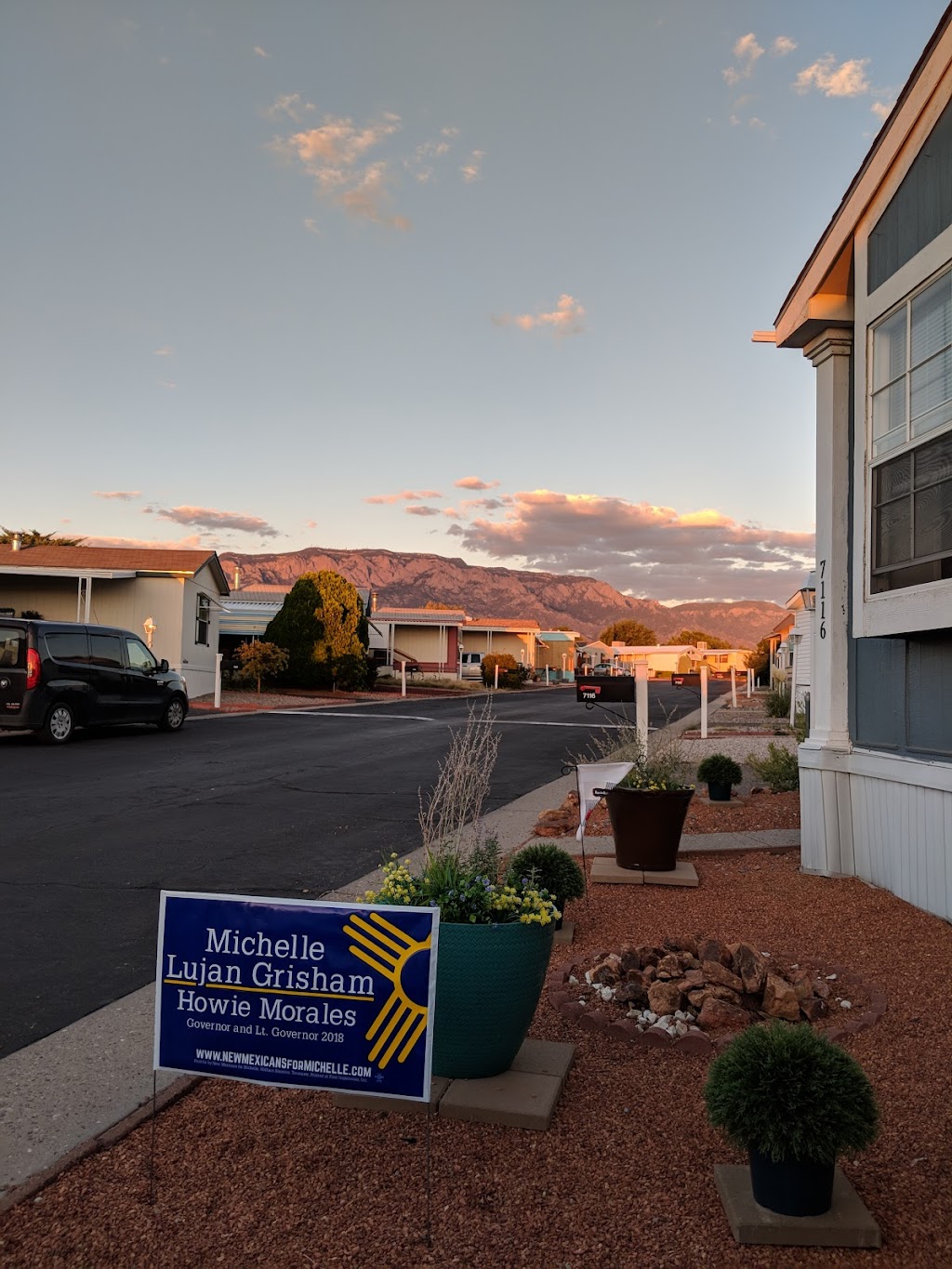 North Hills Mobile Home Park & Sales | 7200 North Hills Blvd NE, Albuquerque, NM 87109, USA | Phone: (505) 821-3232