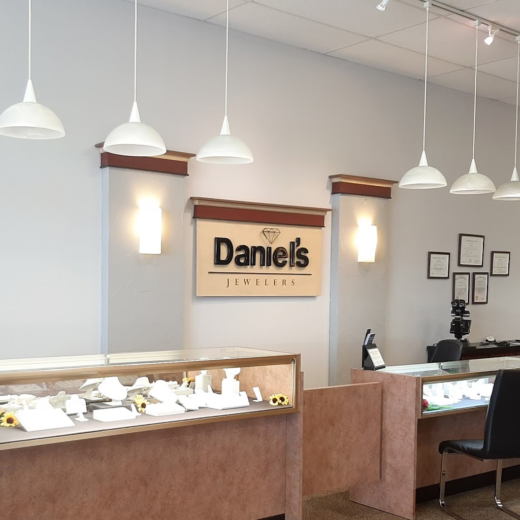 Daniels Jewelers | 2155 N Main St #4, Bluffton, IN 46714, USA | Phone: (260) 824-9643