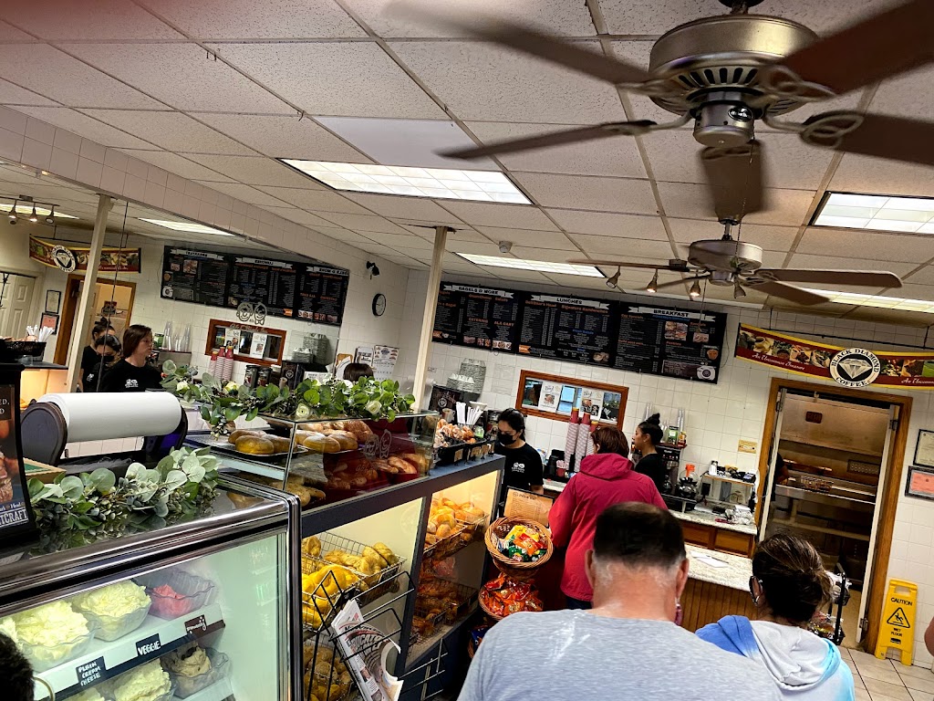 G & L Bagels | 820 Main St, South Farmingdale, NY 11735, USA | Phone: (516) 694-6229