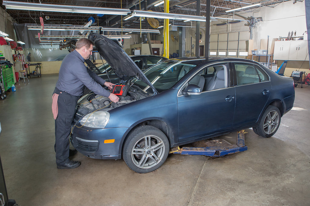 BLVD Autoworks | 2801 Kenzie Terrace, St Anthony, MN 55418, USA | Phone: (612) 789-5148