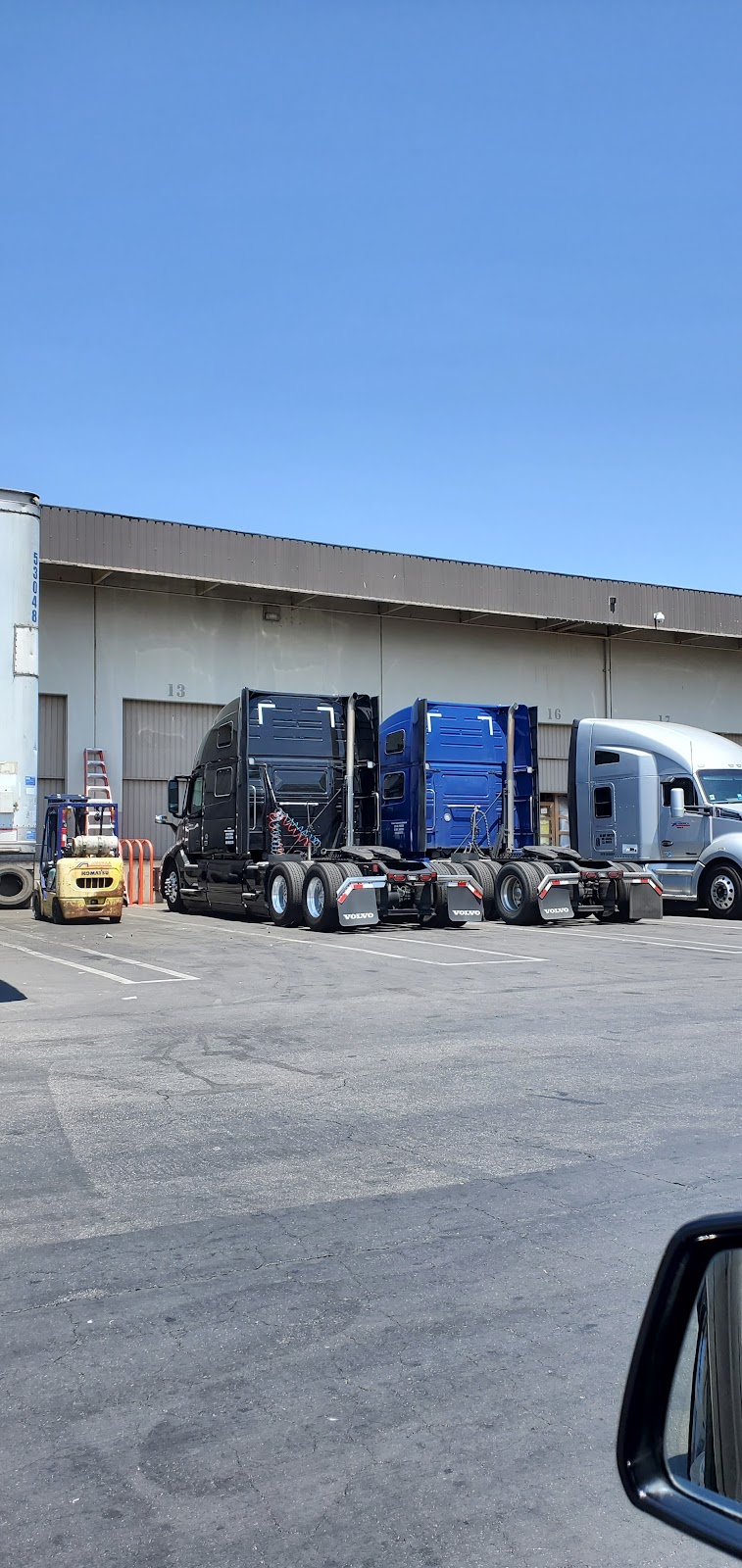 KKW Trucking | 3100 Pomona Blvd, Pomona, CA 91768, USA | Phone: (800) 955-4559