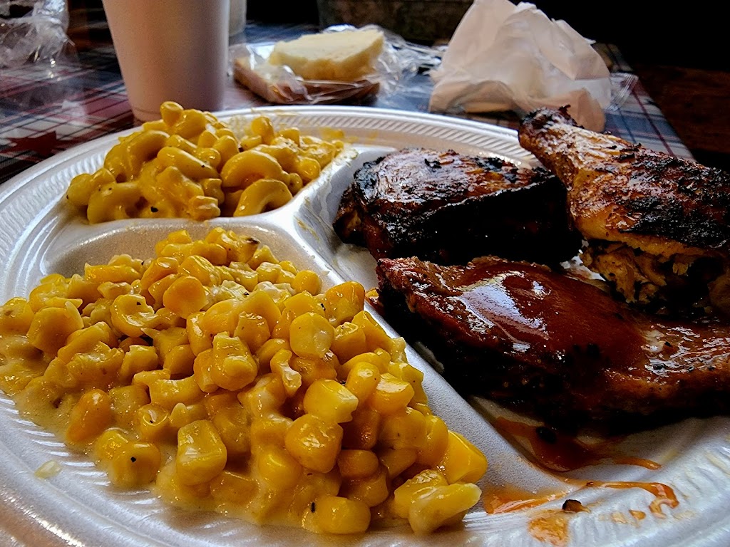 Rusty Bucket Jawsmacking BBQ | 600 Cupples Rd, San Antonio, TX 78237, USA | Phone: (210) 433-6663