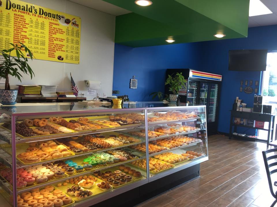 Donalds Donuts | 112 Highway 146 South Suite E, La Porte, TX 77571, USA | Phone: (281) 471-1111