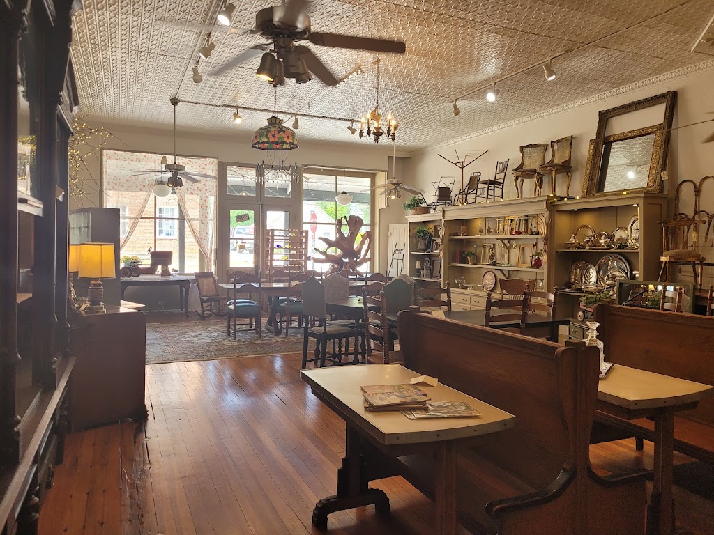 Stone Ledge Antiques | 5500 Locust St, Augusta, MO 63332, USA | Phone: (636) 482-4020