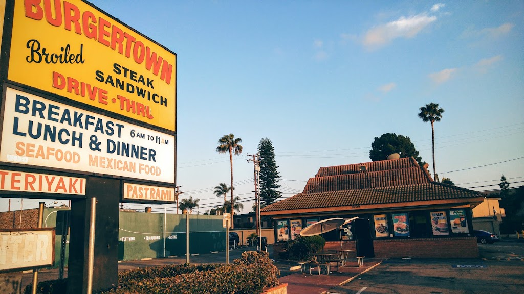 Burgertown | 2720 W Orangethorpe Ave, Fullerton, CA 92833, USA | Phone: (657) 378-9076