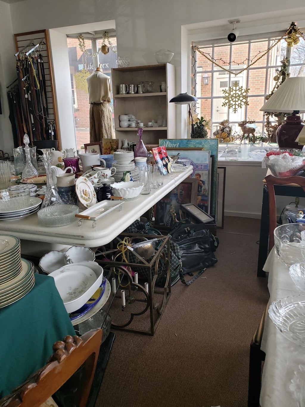Fantastic Finds | 400 King St # 6, Chappaqua, NY 10514, USA | Phone: (914) 238-9200