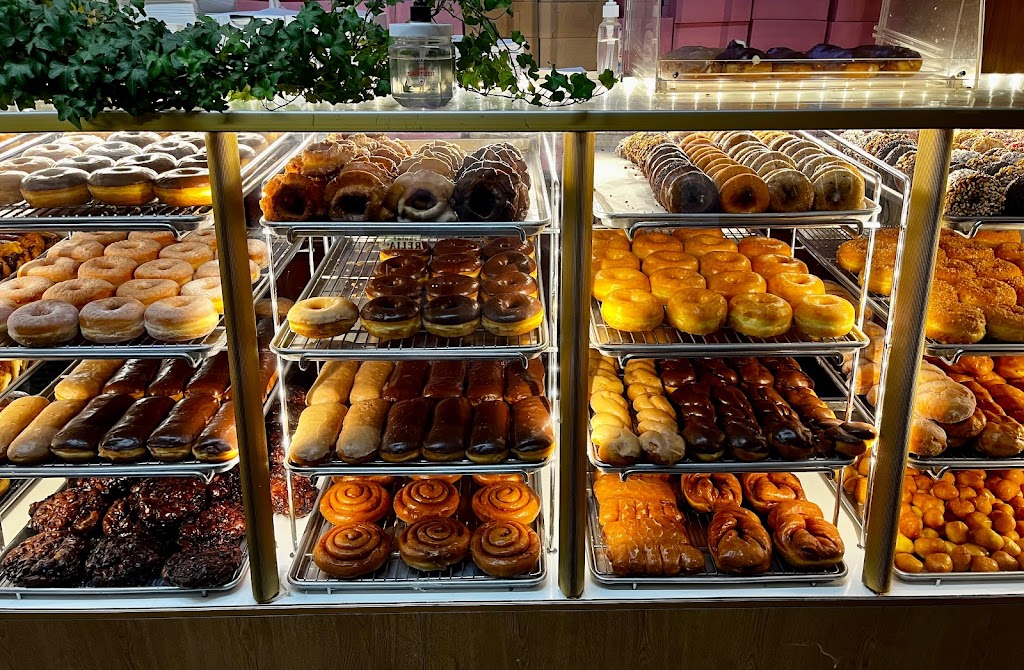 Rollos Donuts | 602 N 13th St, San Jose, CA 95112, USA | Phone: (408) 294-7757