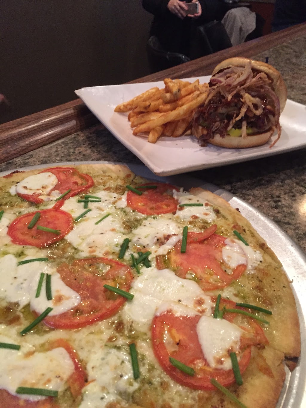 Genos Bar & Grill | 3821 N 167th Ct, Omaha, NE 68116, USA | Phone: (402) 505-8085