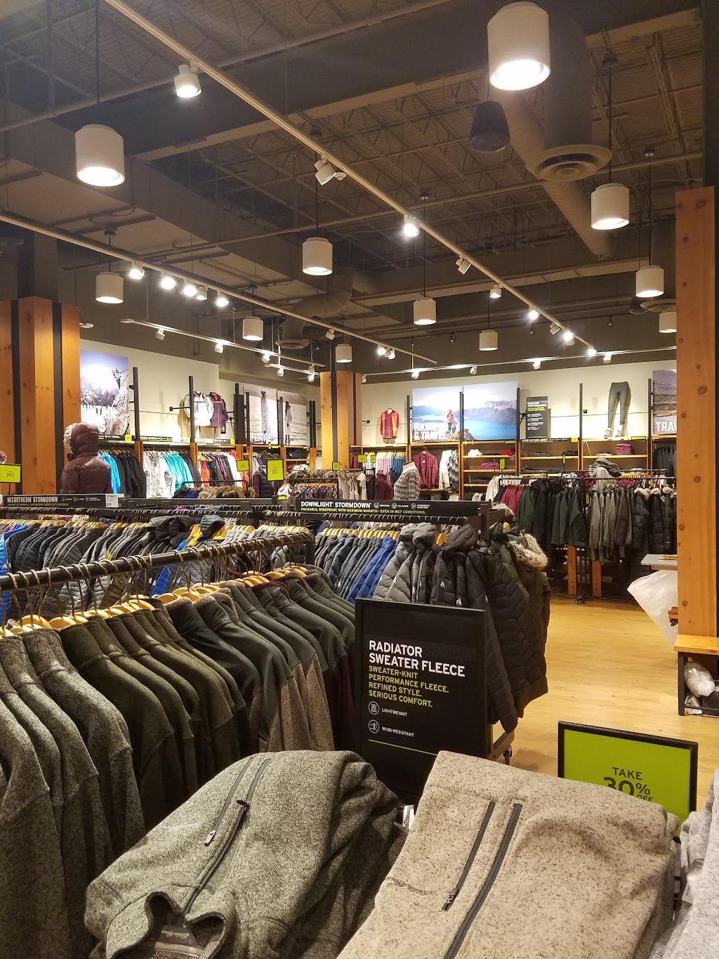 Eddie Bauer | 1115 St Louis Galleria St Space 1113, St. Louis, MO 63117, USA | Phone: (314) 721-1272