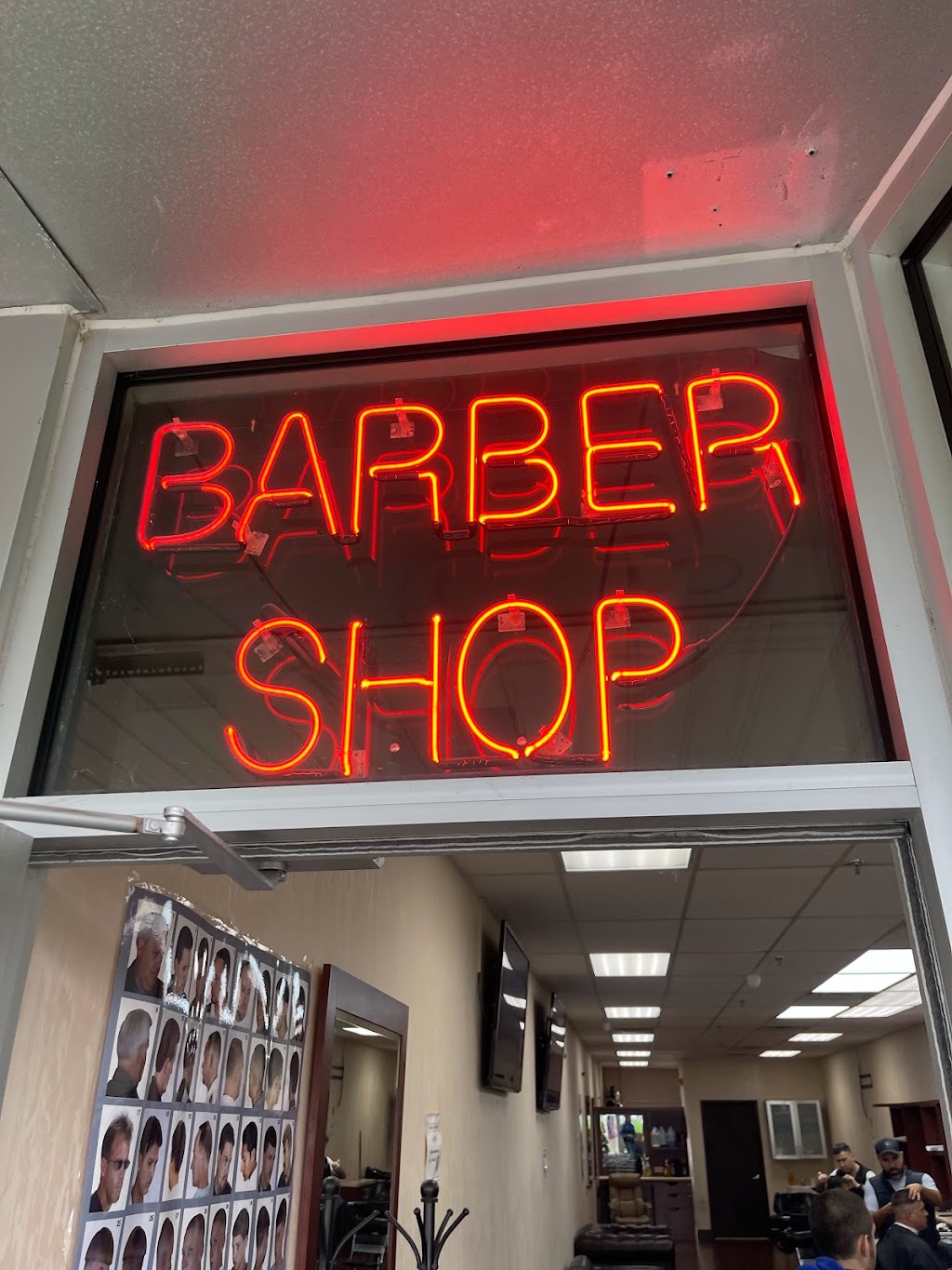 Michaels Barber Shop | 412 S Oyster Bay Rd, Hicksville, NY 11801, USA | Phone: (516) 605-2007