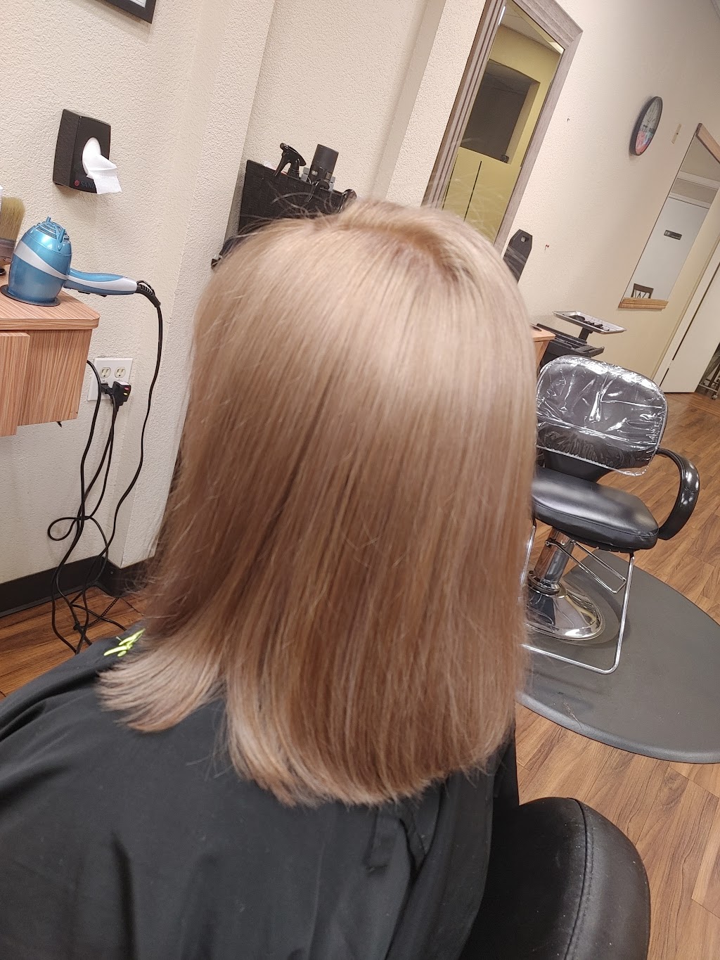 Emy Hair Salon | 6805 Main St Suite 460, The Colony, TX 75056, USA | Phone: (214) 469-2222