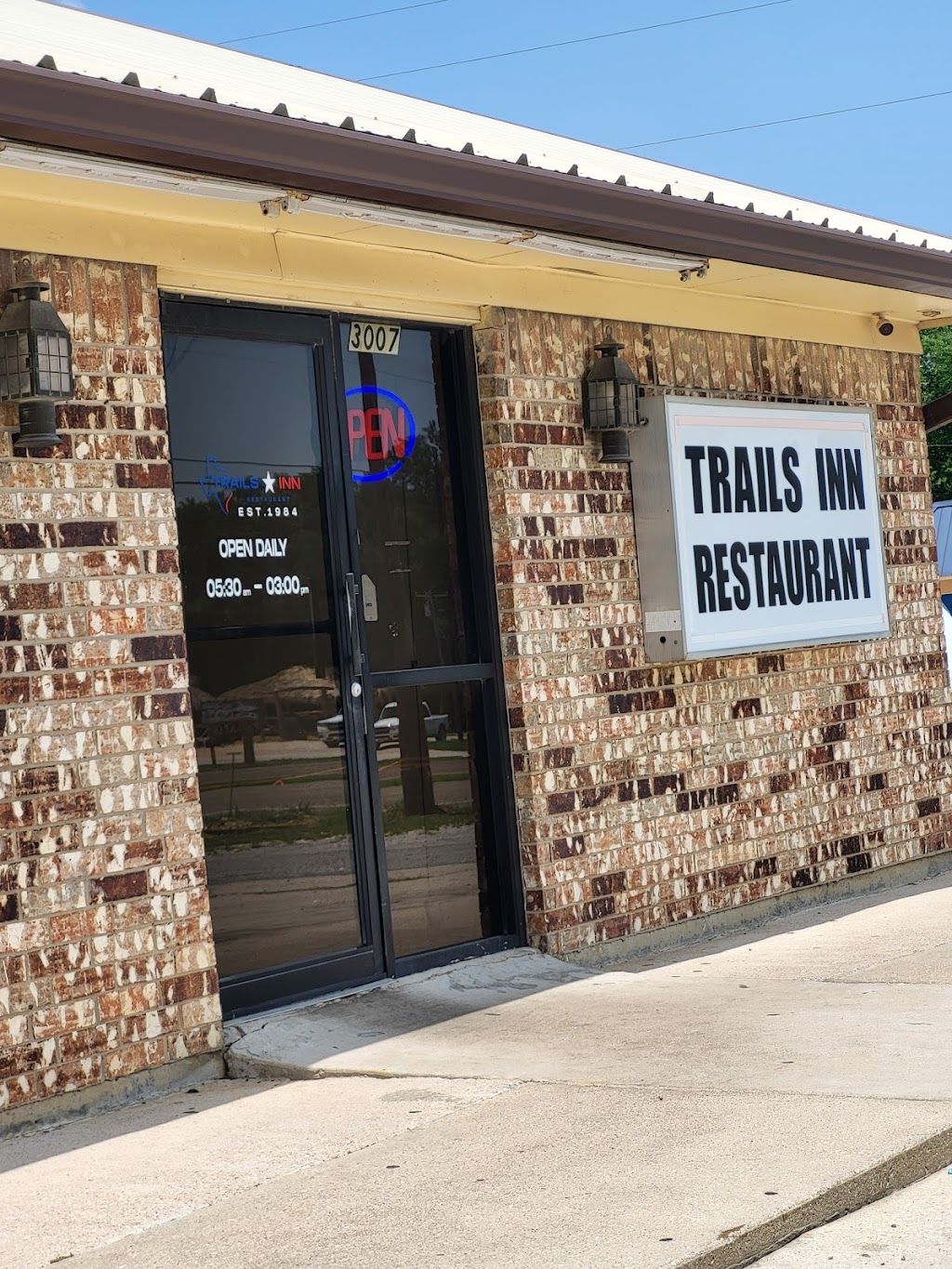 Trails Inn Restaurant | 3007 US-82, Gainesville, TX 76240, USA | Phone: (940) 668-8325