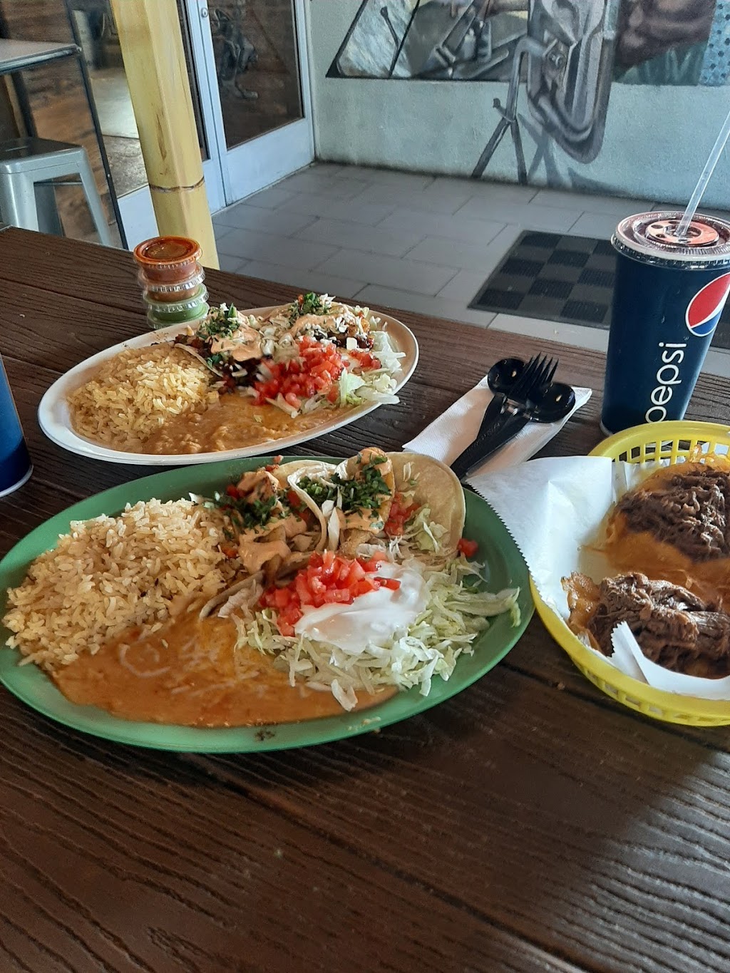 Mr Taco | 174 Beaumont Ave, Beaumont, CA 92223, USA | Phone: (951) 769-9700