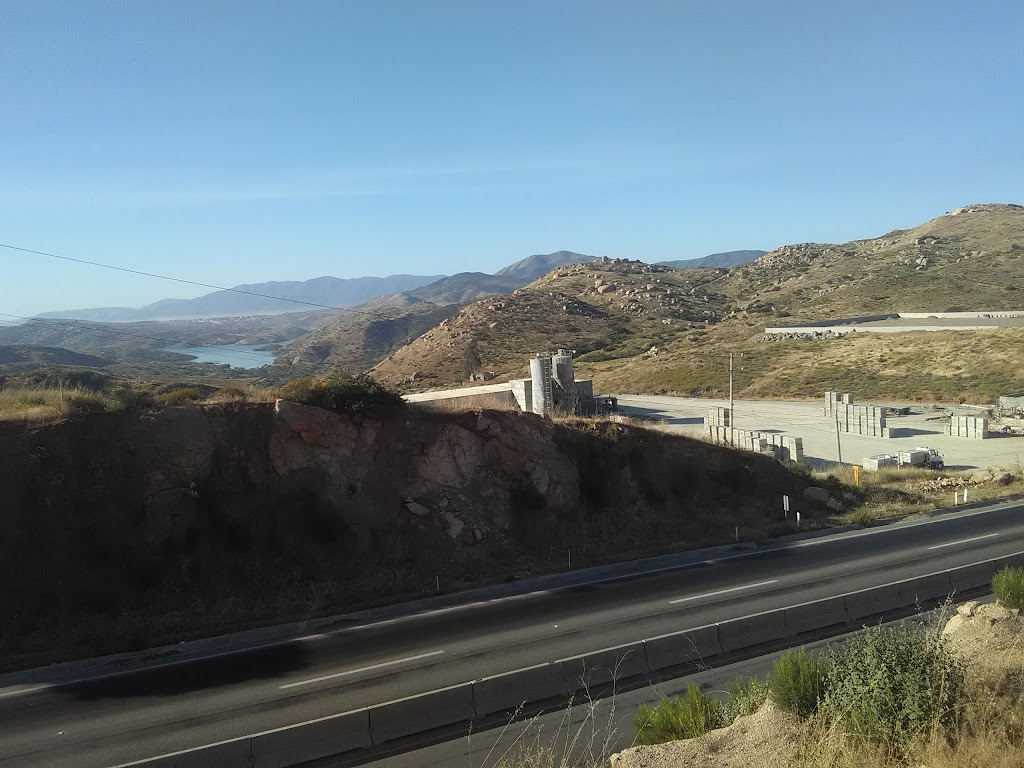 Gruas Arredondo | km. 141 Carretera Libre, Tecate - Tijuana, Zona Los Alisos, 21410 Tecate, B.C., Mexico | Phone: 665 655 5010