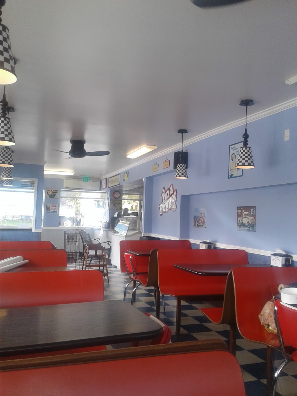 Top Burger Drive In | 1436 NE Everett St, Camas, WA 98607, USA | Phone: (360) 834-3867