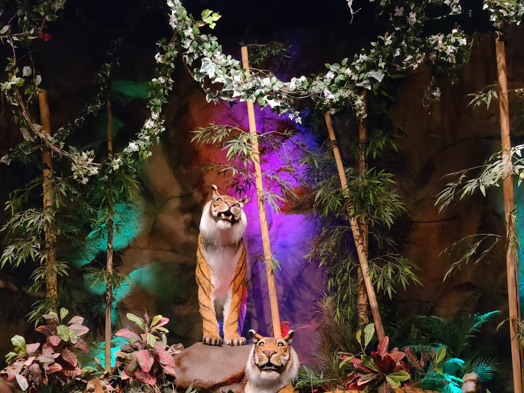 Rainforest Cafe | 4310 Baldwin Rd, Auburn Hills, MI 48326, USA | Phone: (248) 333-0280