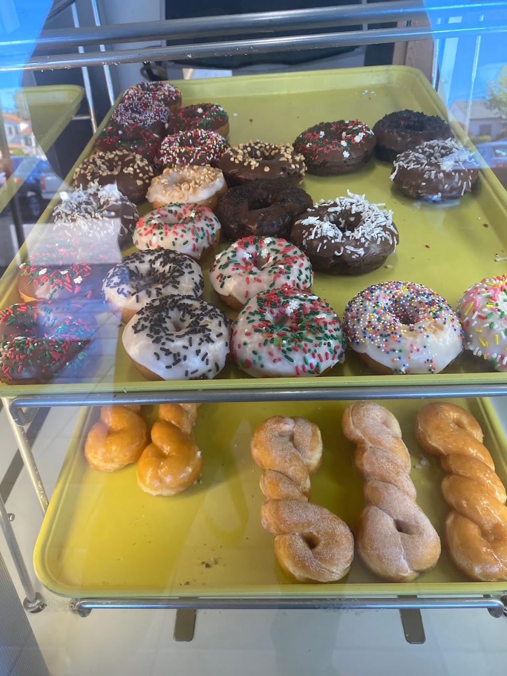 The Donut | 1615 S Gaffey St, San Pedro, CA 90731, USA | Phone: (310) 831-2123