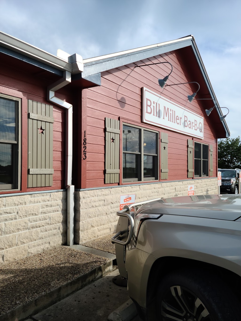 Bill Miller Bar-B-Q | 1823 I-10, Seguin, TX 78155, USA | Phone: (830) 372-2668