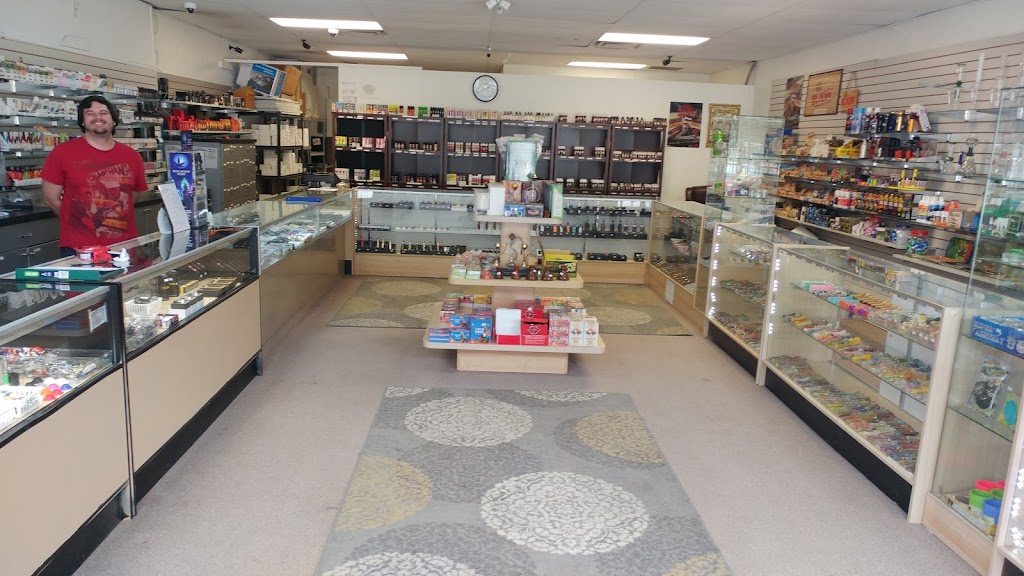 MAD VAPOR Ellenton | 3715 US-301, Ellenton, FL 34222, USA | Phone: (941) 723-2222