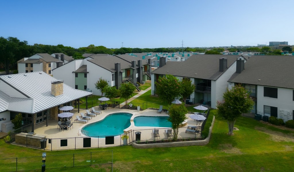 Leander Apartments | 5707 Bellaire Dr S, Benbrook, TX 76109, USA | Phone: (844) 497-0894