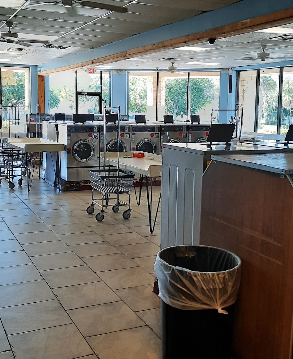 The Laundry Spot | 1363 Ariana St, Lakeland, FL 33803, USA | Phone: (863) 606-6481