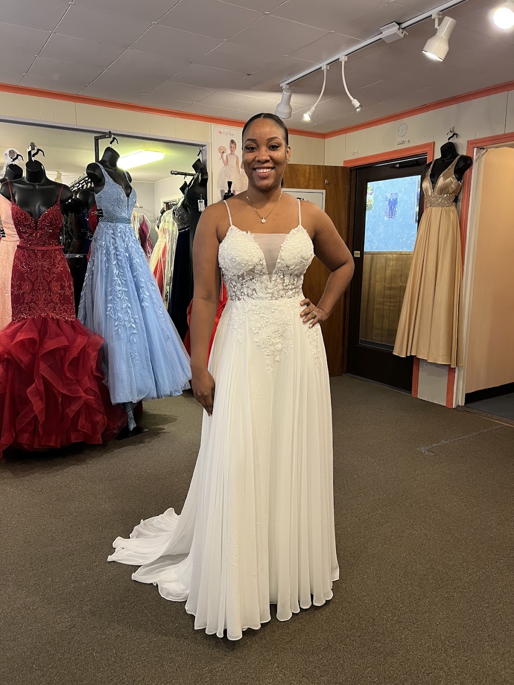 KC Bridal & Prom at The Sewing Room | Second floor of, Bearnos pizza, 6101 Bardstown Rd, Louisville, KY 40291, USA | Phone: (502) 239-1445
