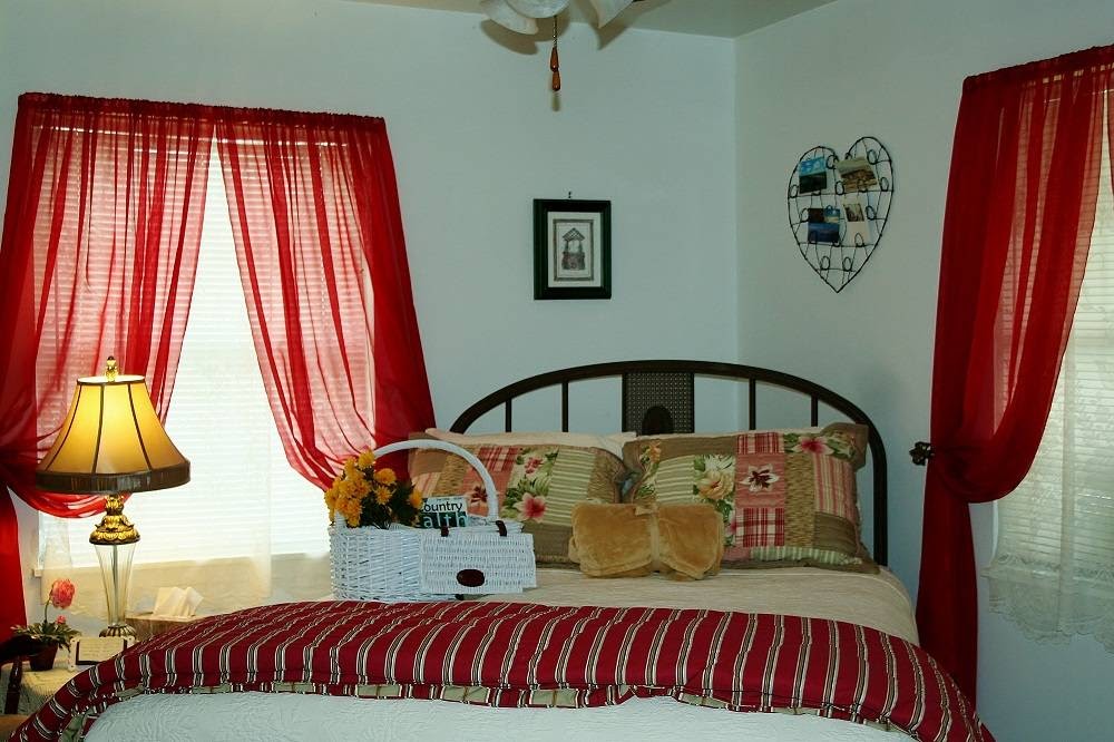 3 Cedars Ranch Bed and Breakfast | 216 Lower Lacoste Rd, Castroville, TX 78009, USA | Phone: (866) 498-0006