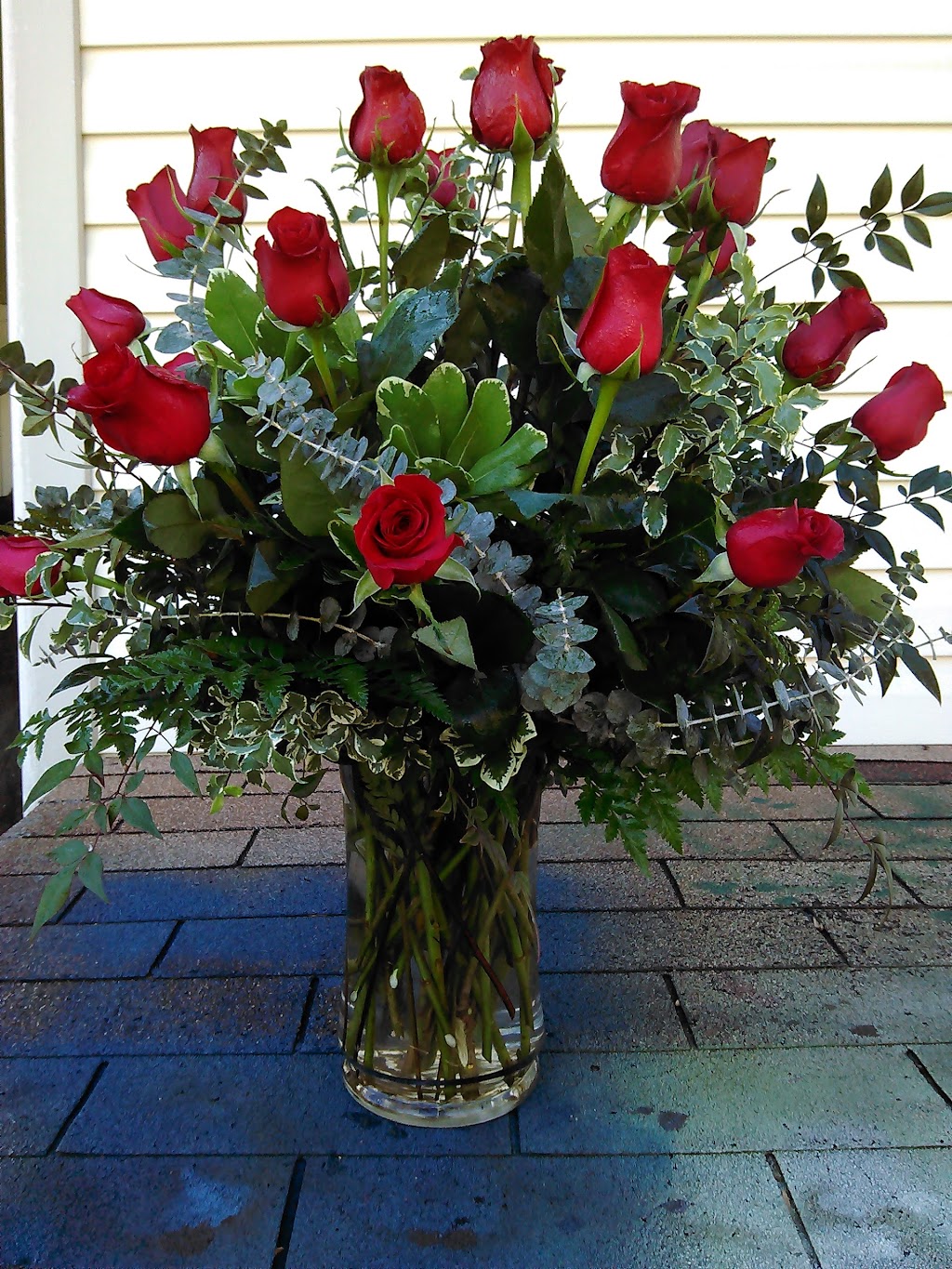 Raes North Point Florist Inc. | 101 W 5th St, Lexington, NC 27292, USA | Phone: (336) 759-0800