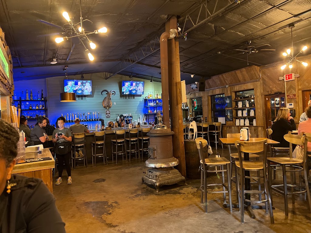 Screaming Goat Yard & Tap | 4 Sun Valley Dr, Spring Branch, TX 78070, USA | Phone: (830) 885-2209