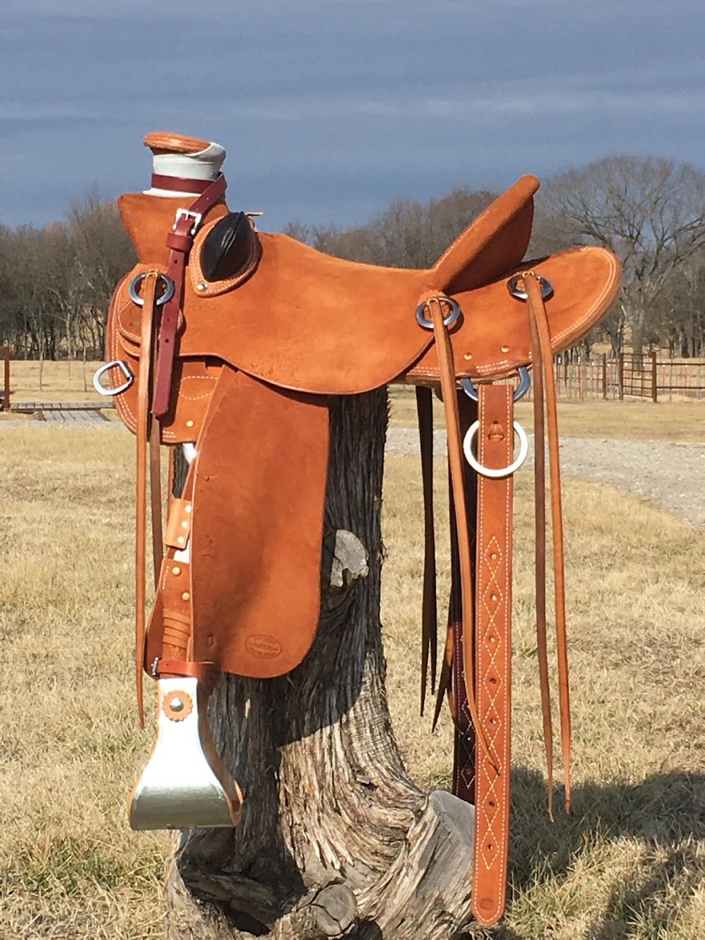 DW Dixon Saddles | 430900 E 200 Rd, Vinita, OK 74301, USA | Phone: (918) 323-4400